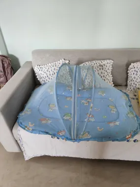 Baby bedding set with mosquito net