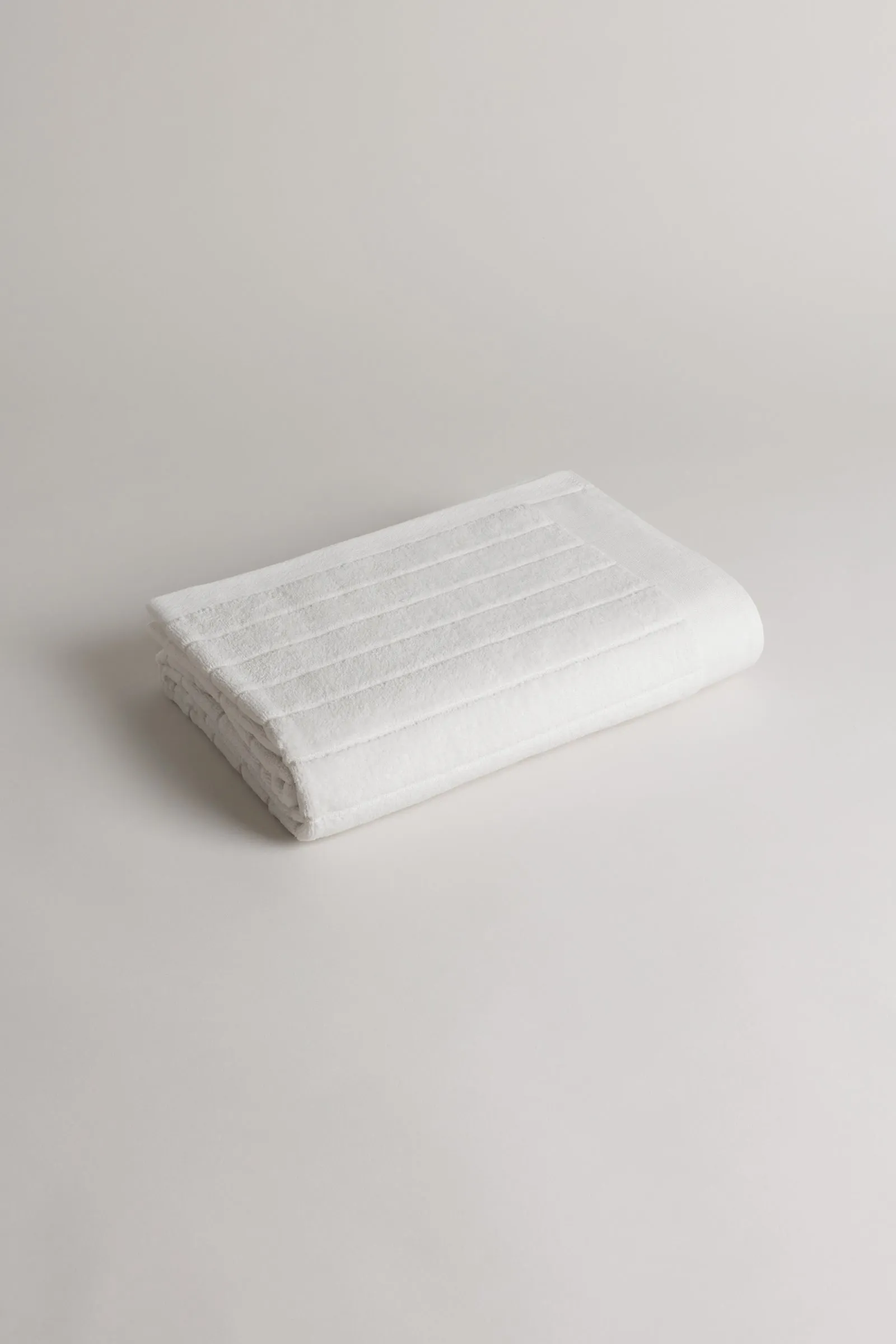 GRANDE BATH TOWEL Stone