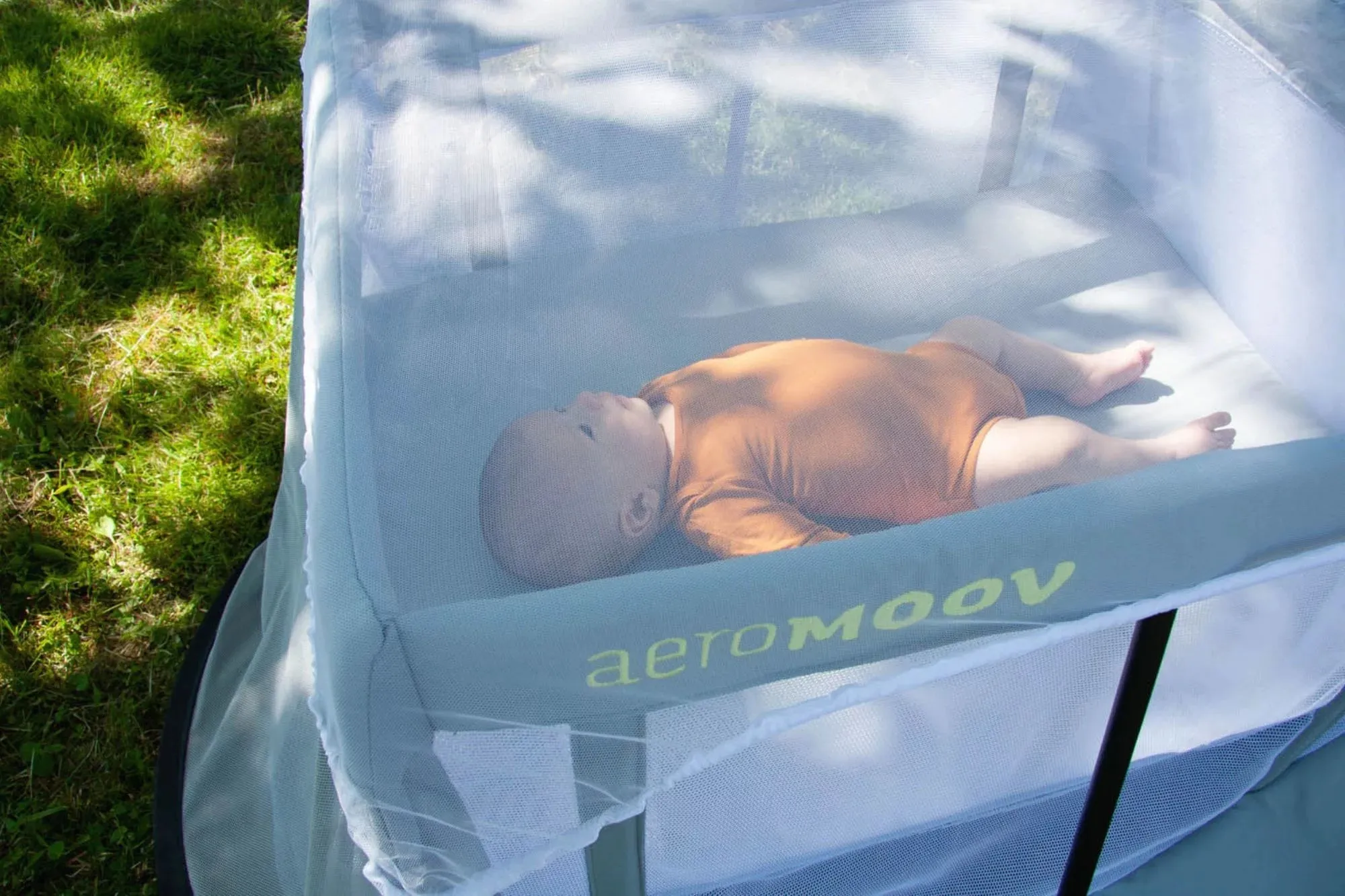 Instant travel cot - Mosquito net