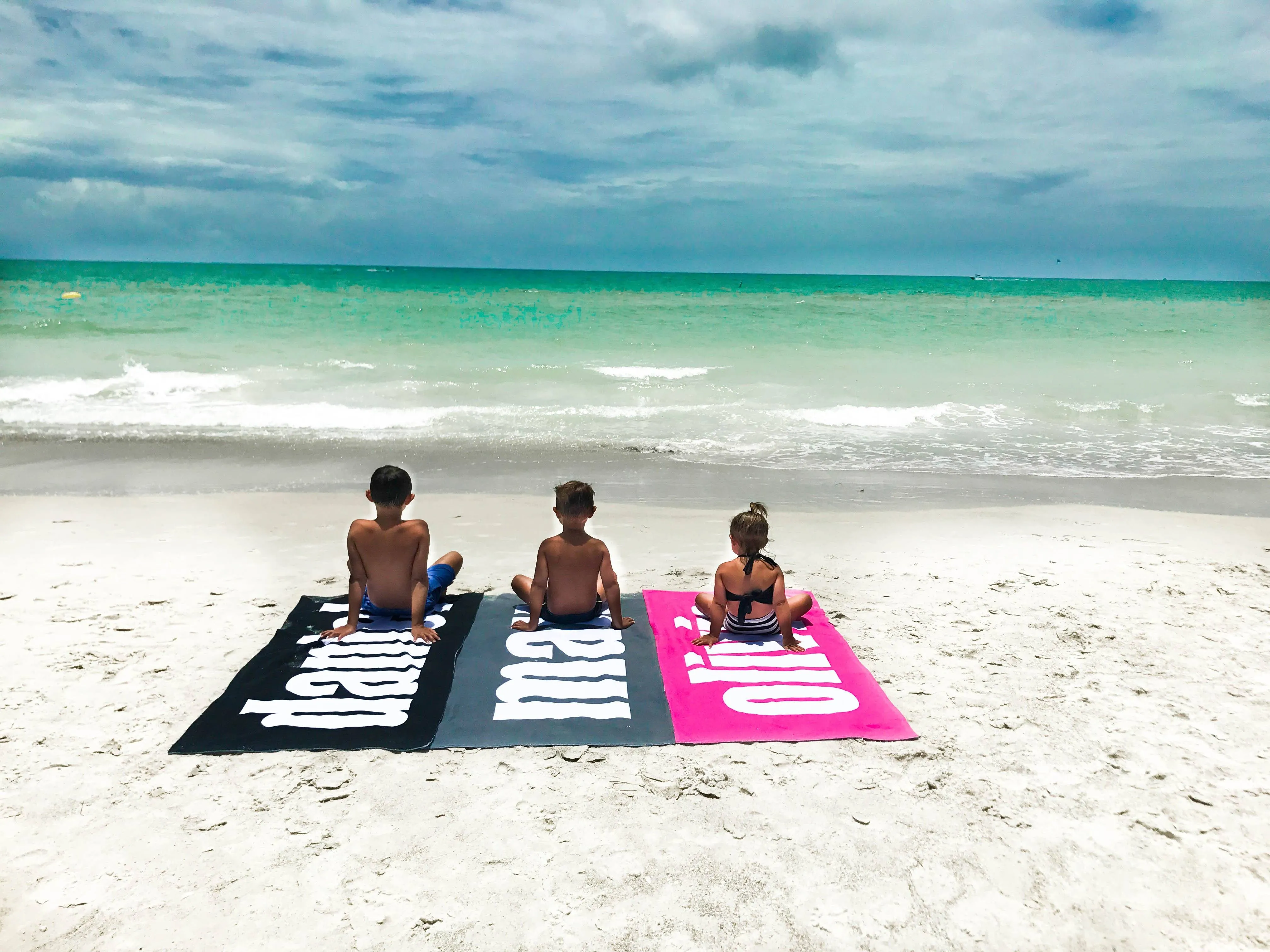 PERSONALIZED SOLID COLOR BEACH TOWELS