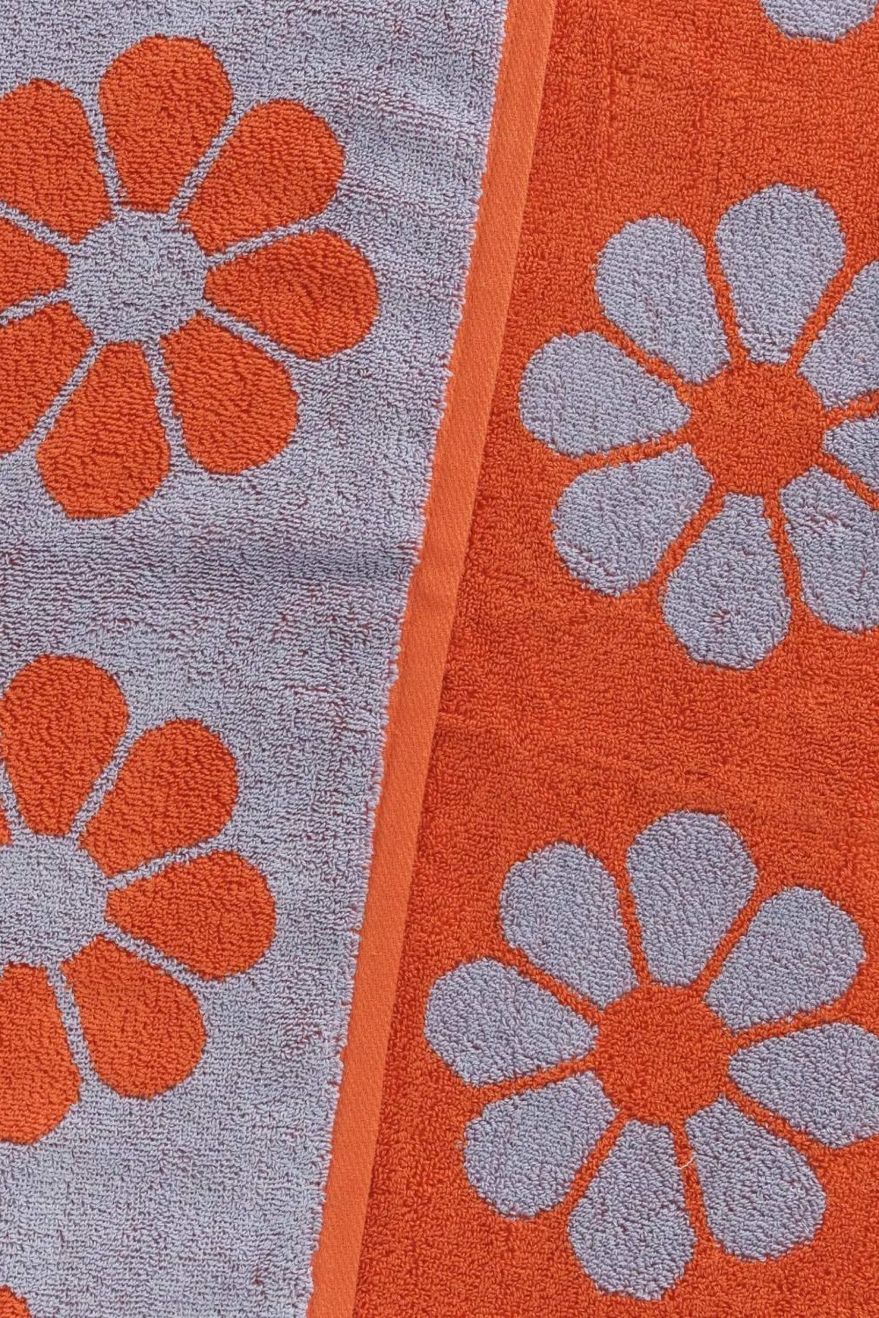 Poppy Daisy Bath Towel